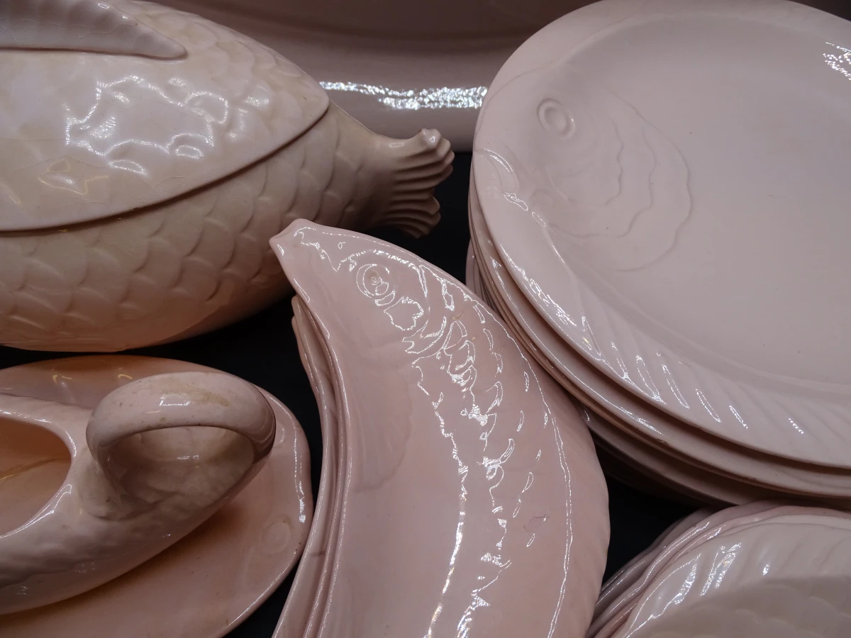 B & F vis servies
