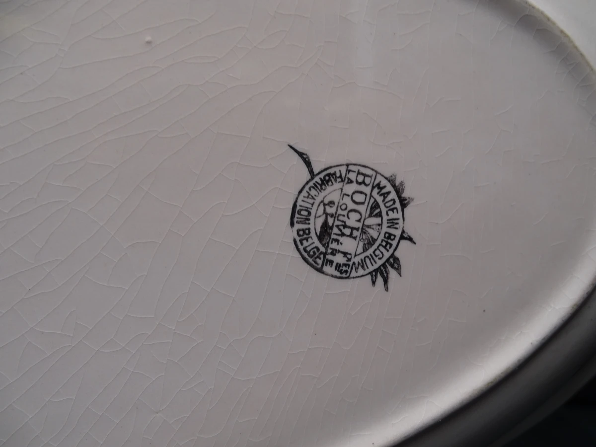 B & F vis servies