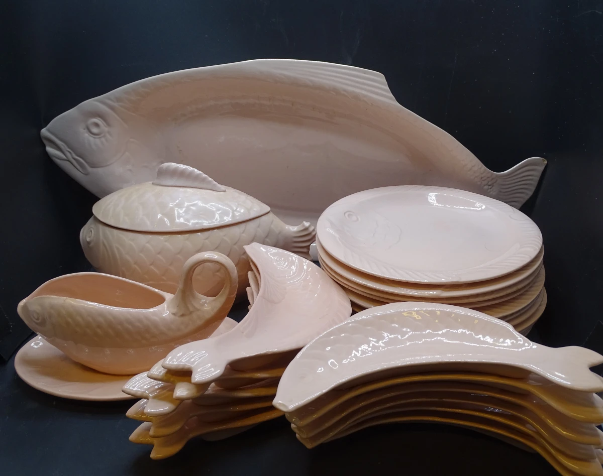B & F vis servies