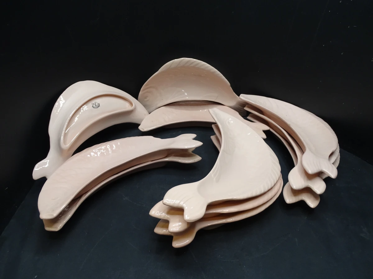 B & F vis servies