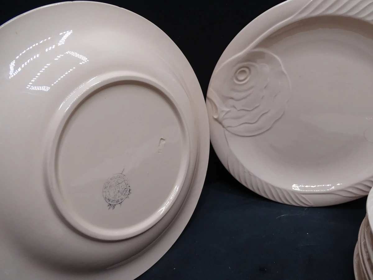 B & F vis servies
