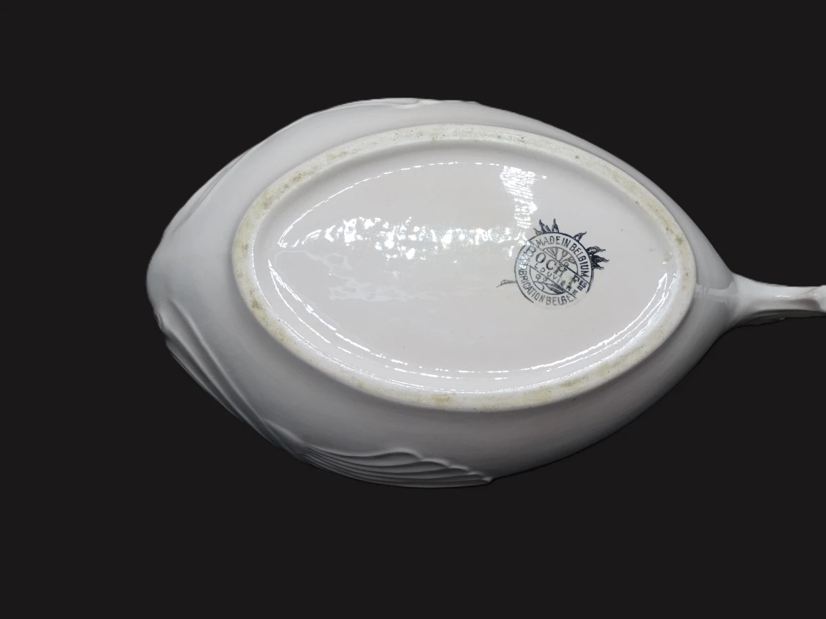 B & F vis servies