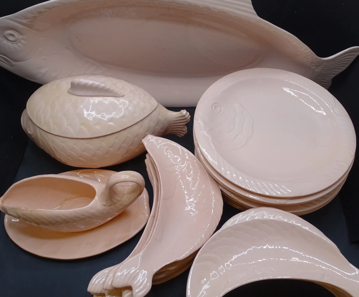 B & F vis servies