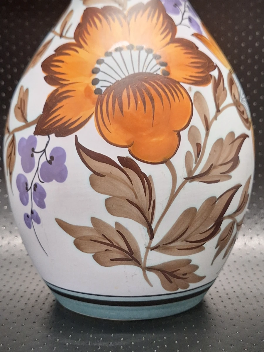 Sfeervolle vintage Plateelvaas – Plateel Gouda Holland handbeschilderd keramiek
