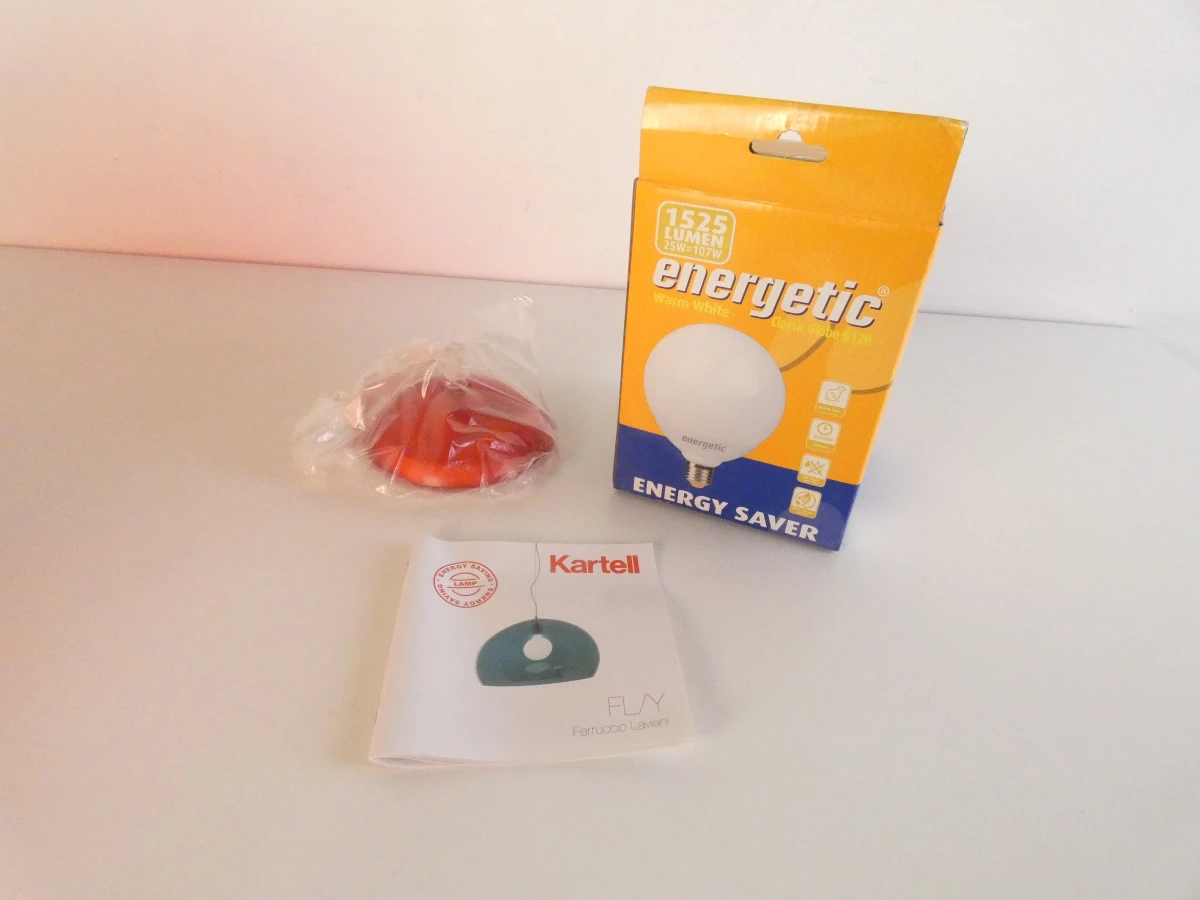 Oranje hanglamp Kartell Fly design Fermuccio Laviani