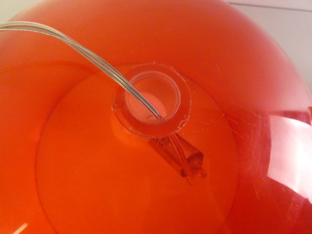 Oranje hanglamp Kartell Fly design Fermuccio Laviani