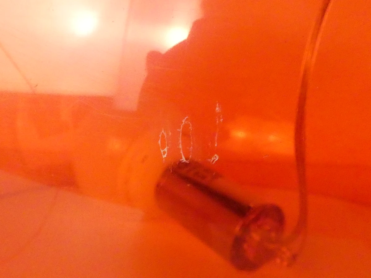 Oranje hanglamp Kartell Fly design Fermuccio Laviani