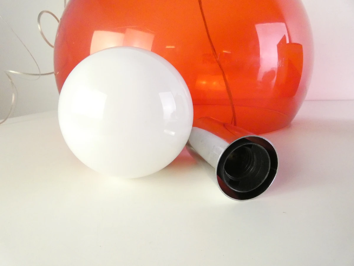 Oranje hanglamp Kartell Fly design Fermuccio Laviani