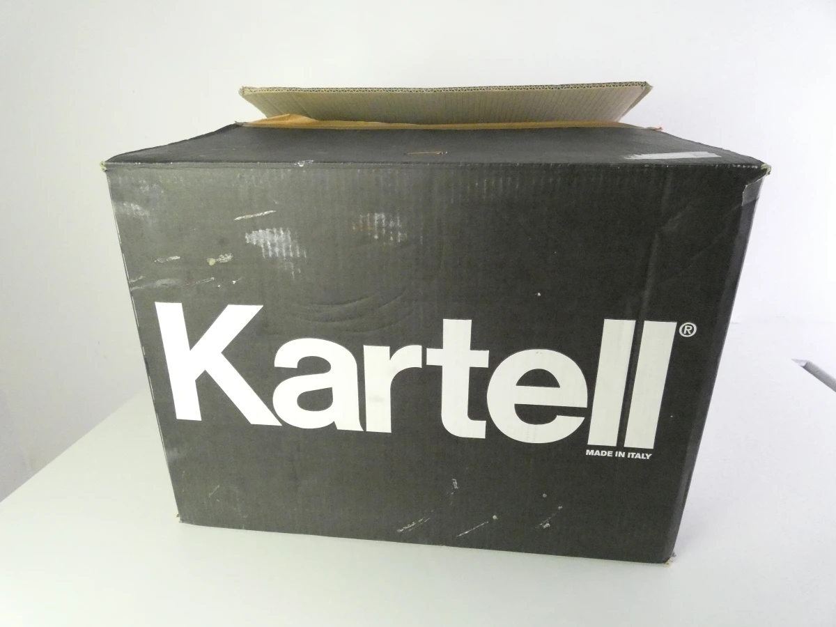 Oranje hanglamp Kartell Fly design Fermuccio Laviani