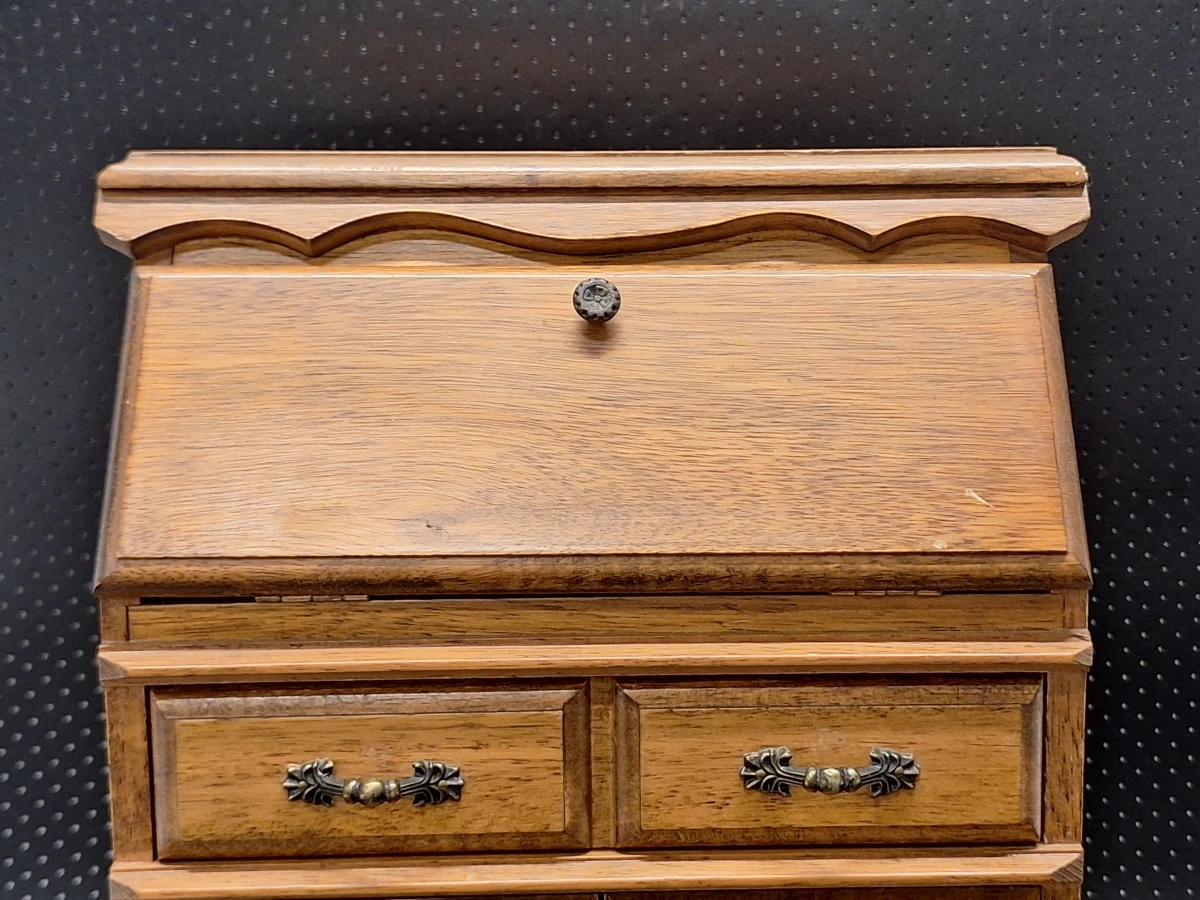 Charmant vintage sieradenkastje in secretaresse-stijl – Praktisch en decoratief