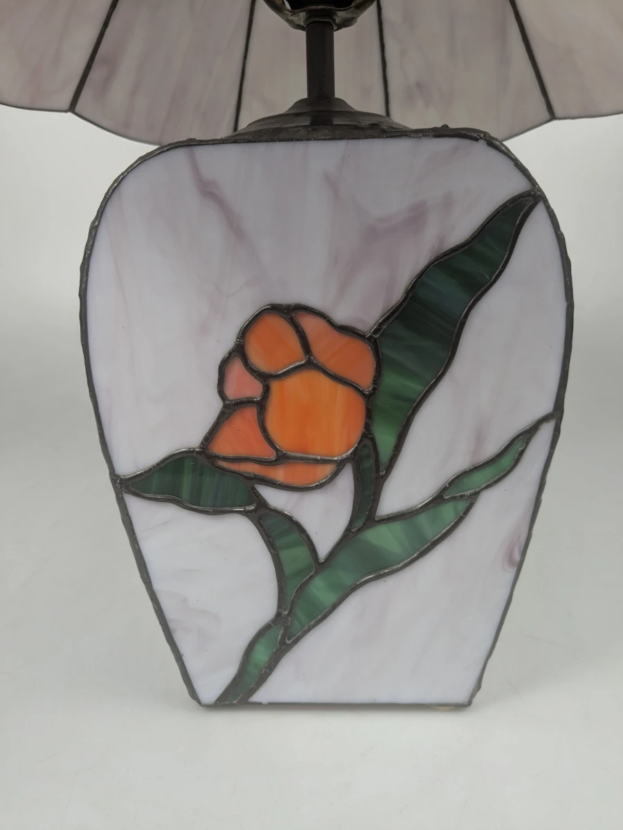 Tafellamp in Tiffany-stijl met bloemenmotief