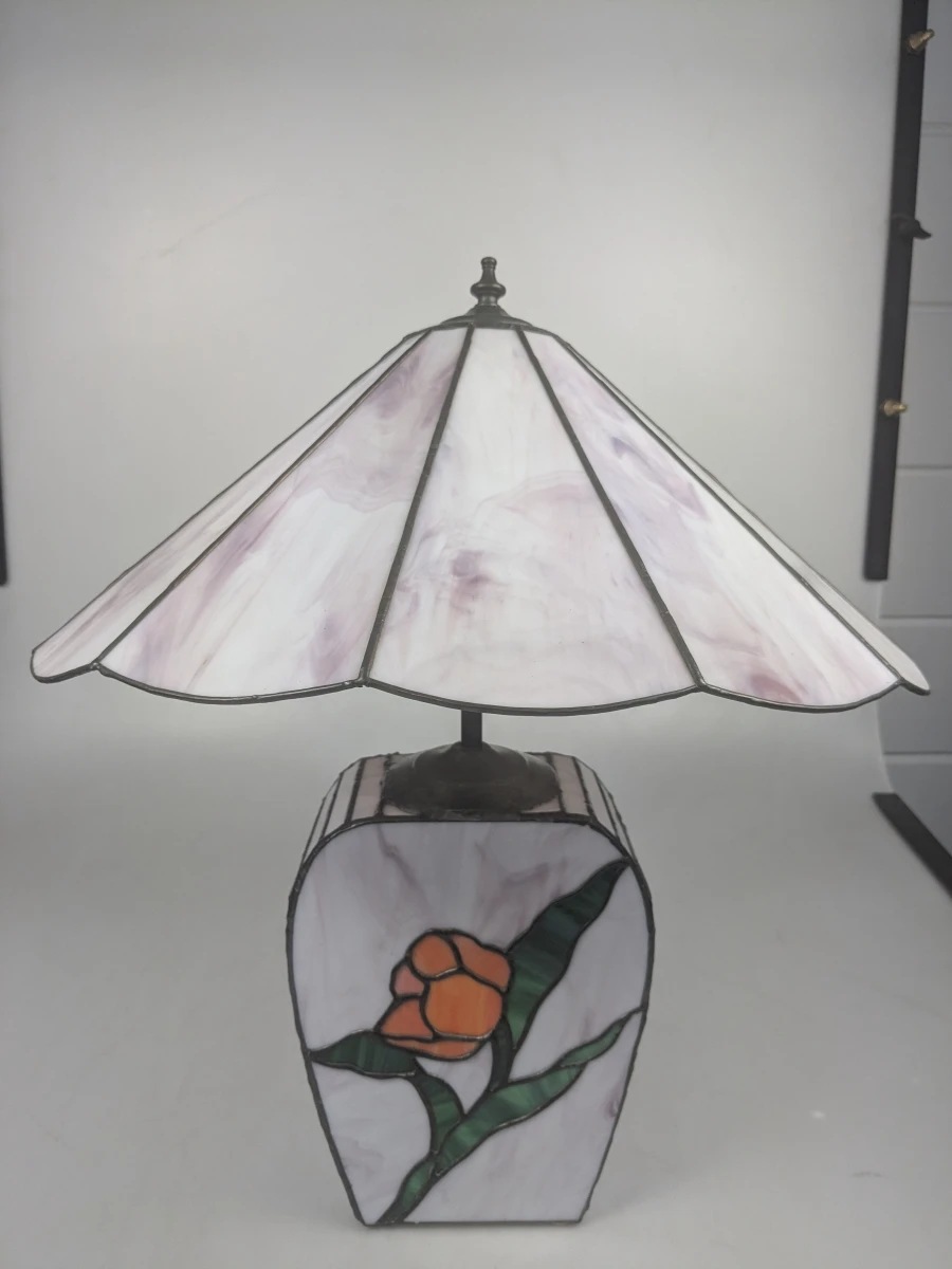 Tafellamp in Tiffany-stijl met bloemenmotief