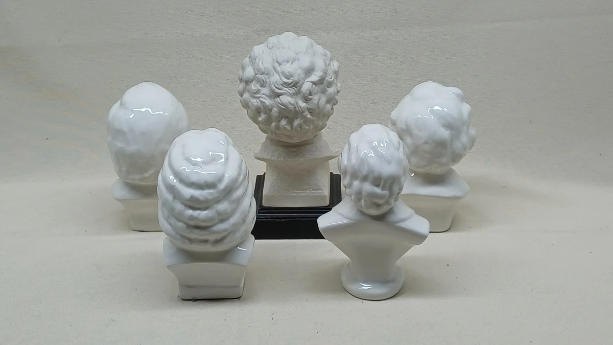 Set van 5 porseleinen bustes van klassieke componisten