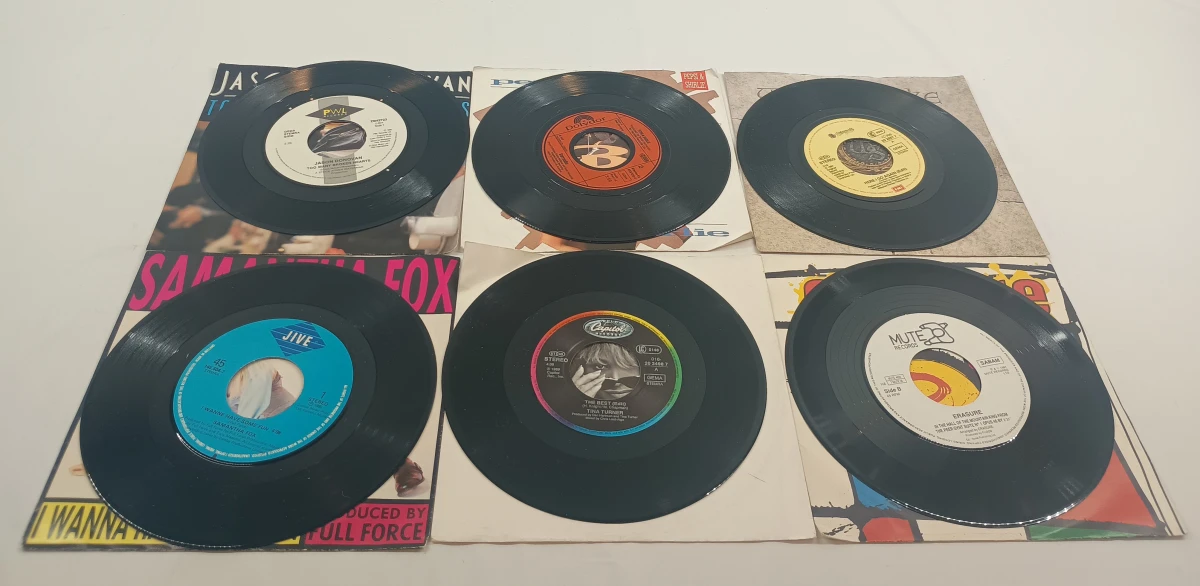 Lot van 27 vinylsingles – Jaren 80