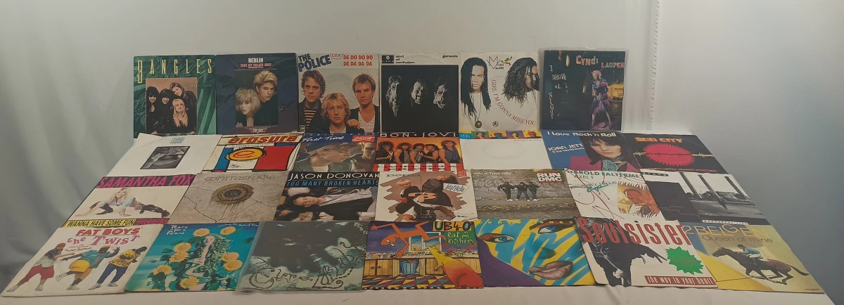 Lot van 27 vinylsingles – Jaren 80