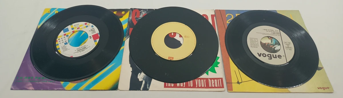 Lot van 27 vinylsingles – Jaren 80
