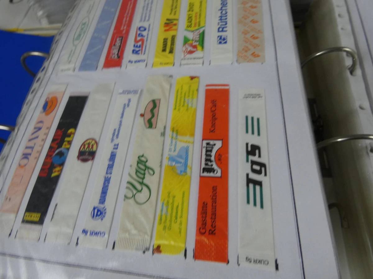 6 mappen met suikerbuisjes