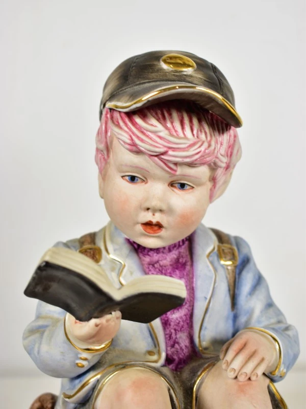 Twee porseleinen kinderfiguren, 20e eeuw