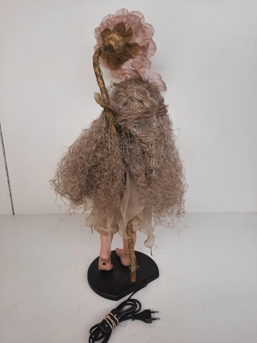 Unieke Kitsch / Fantasy Decoratielamp op gietijzeren voet van Lumina (Daphine Terra)