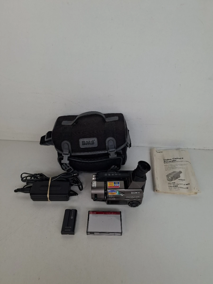 📹  Vintage Sony Handycam CCD-TR515E (Video Hi8) Set  📹