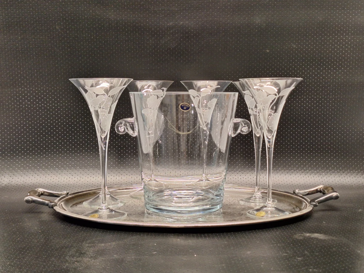 Stijlvolle Champagne-/Cocktailset – Verzilverd Cristofle Gallia dienblad, Bohemia kristallen ijsemmer en 6 elegante champagneglazen