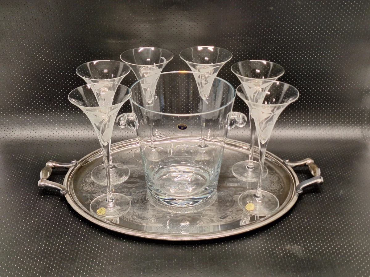 Stijlvolle Champagne-/Cocktailset – Verzilverd Cristofle Gallia dienblad, Bohemia kristallen ijsemmer en 6 elegante champagneglazen