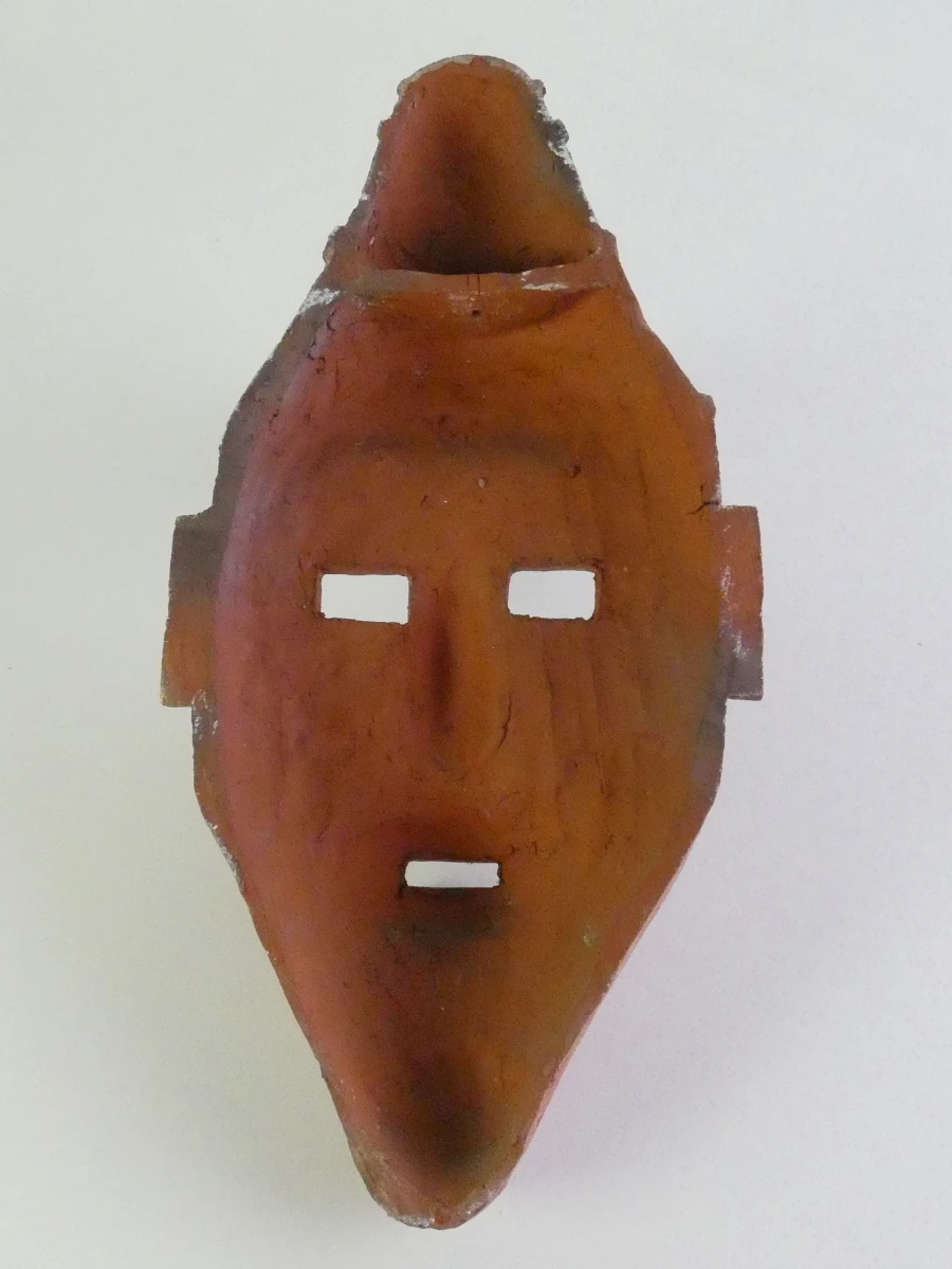 Handgemaakte Afrikaanse terracotta wandmaskers